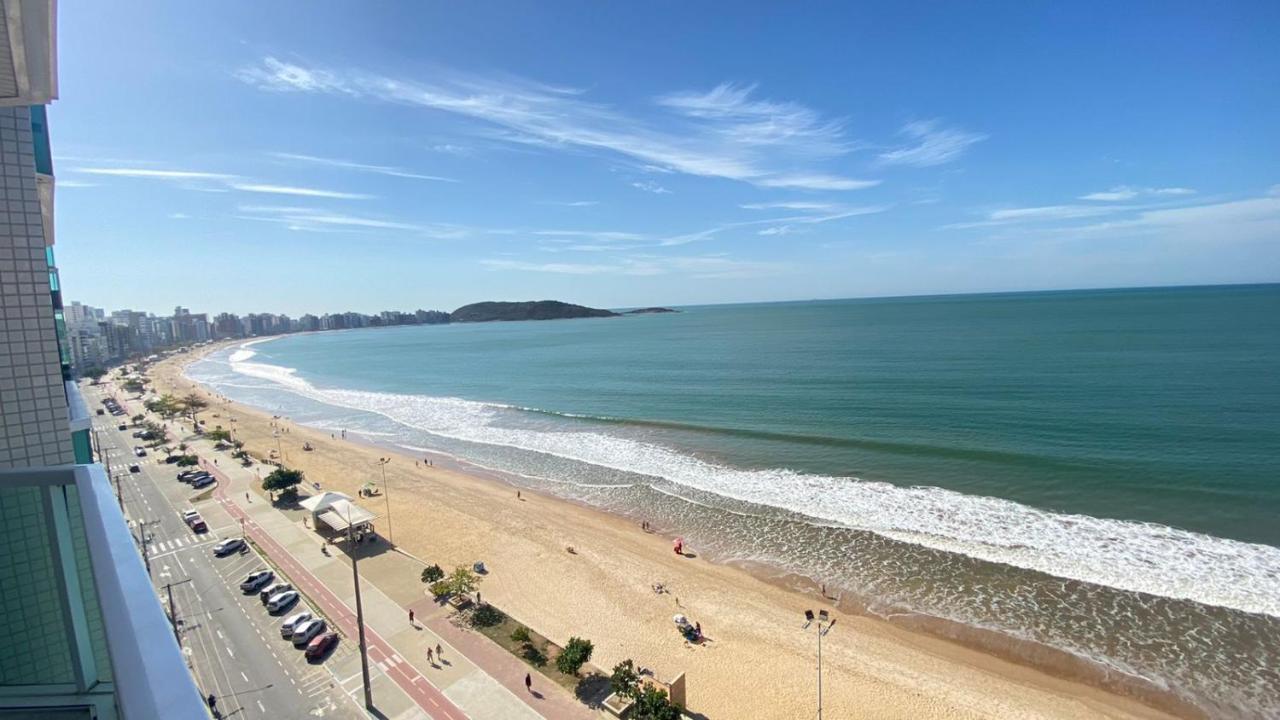 Vista panorâmica para o mar da praia do morro Guarapari Exterior foto